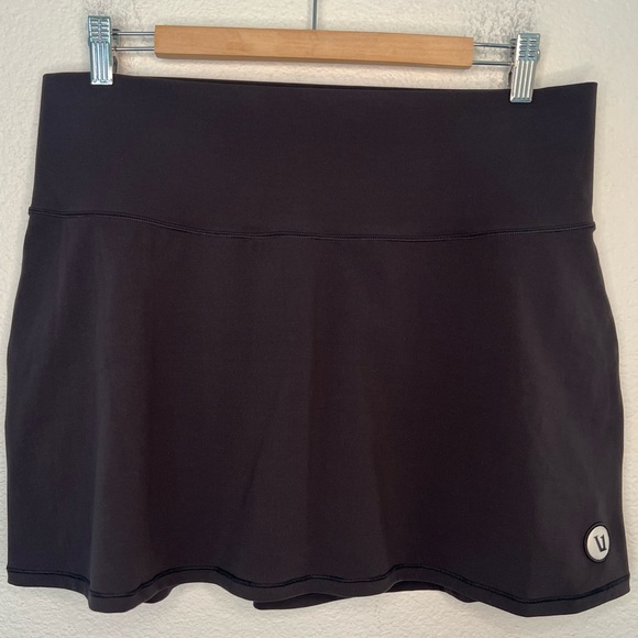 Vuori Pants - Vuori Black Athletic Skort